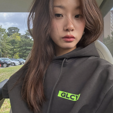 hf_20260423_102221_50a13caa-e06e-409d-88d3-038743a87a23 - GLAMYU